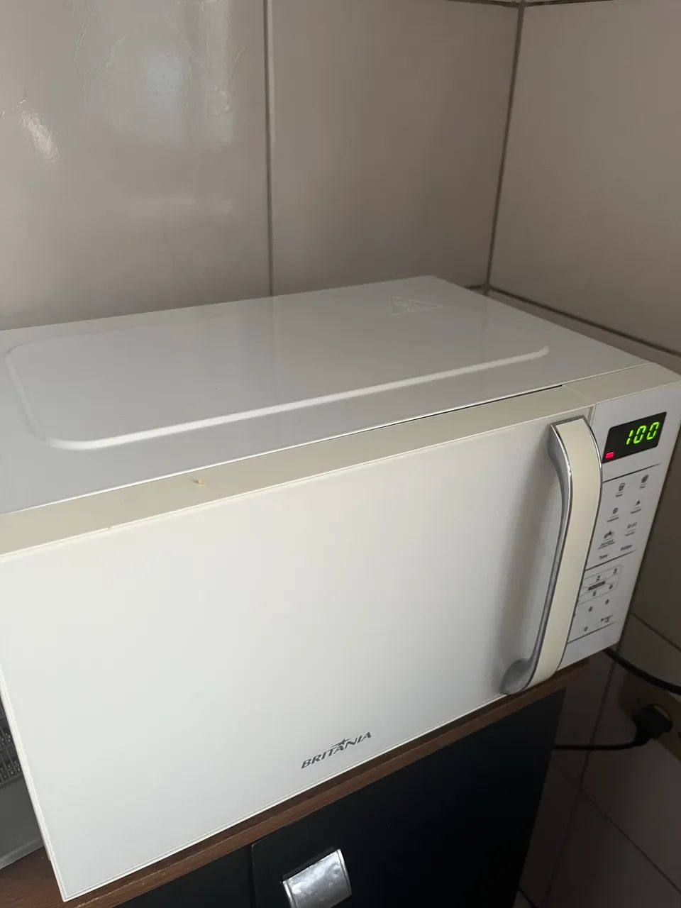 Microondas Britânia 