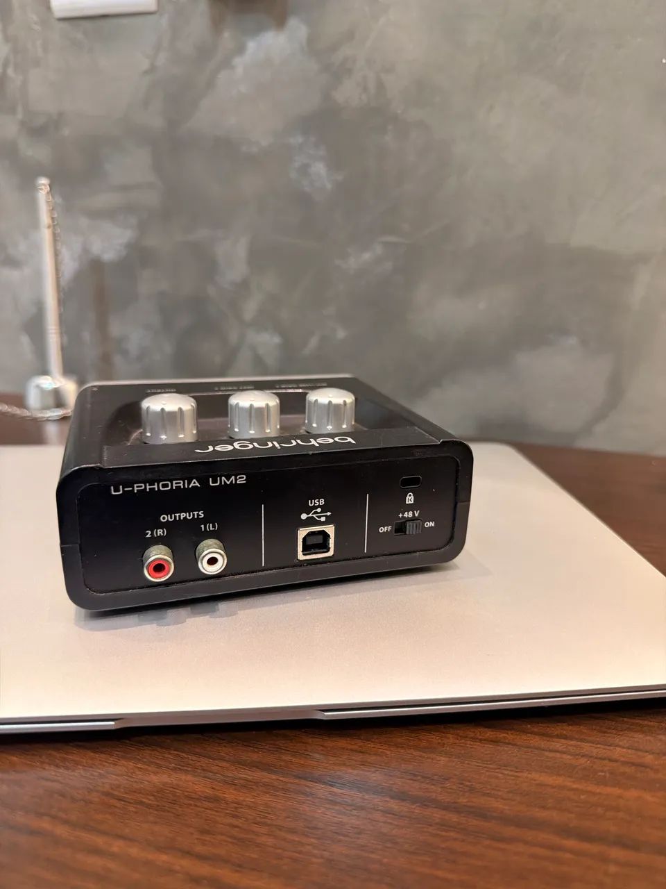 Interface de audio behringer um2 - Foto 4