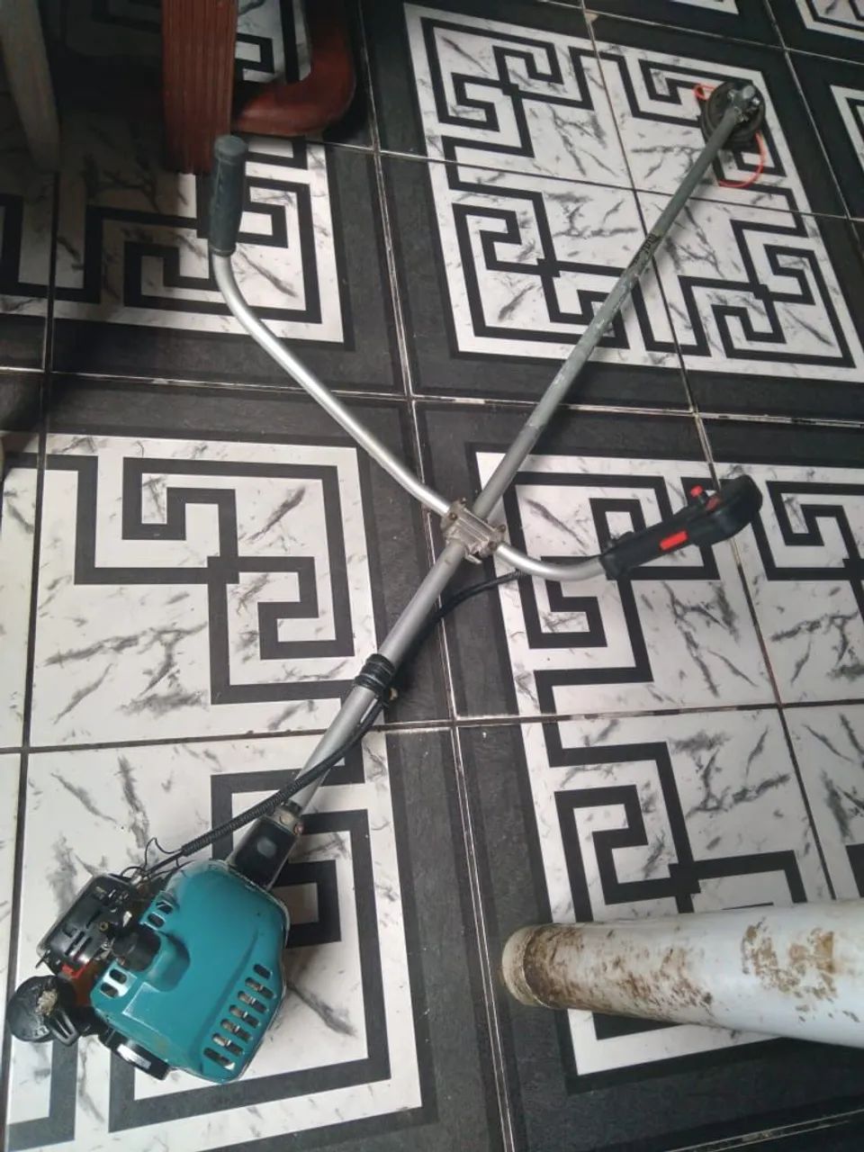 ROÇADEIRA MAKITA MD 2500UG. - Foto 6