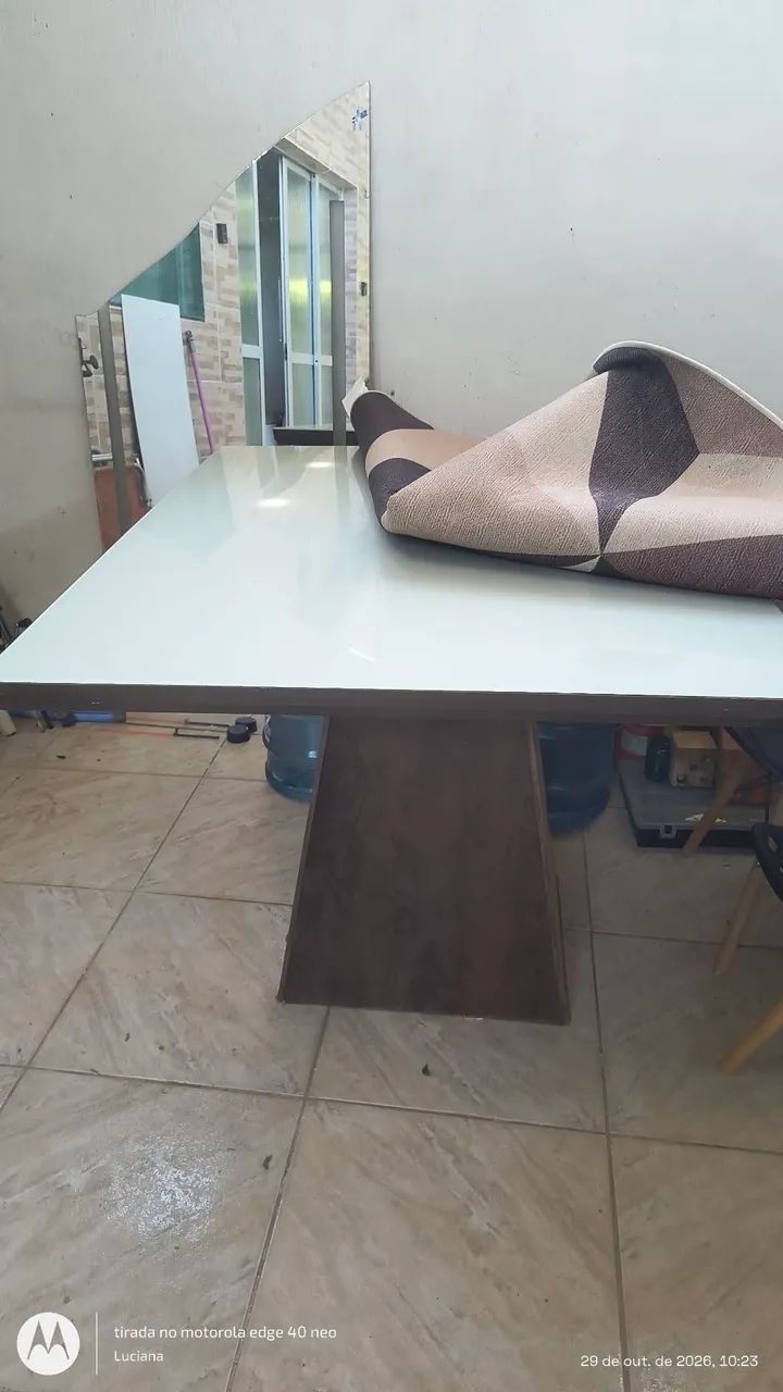 Vendo mesa sem cadeira 