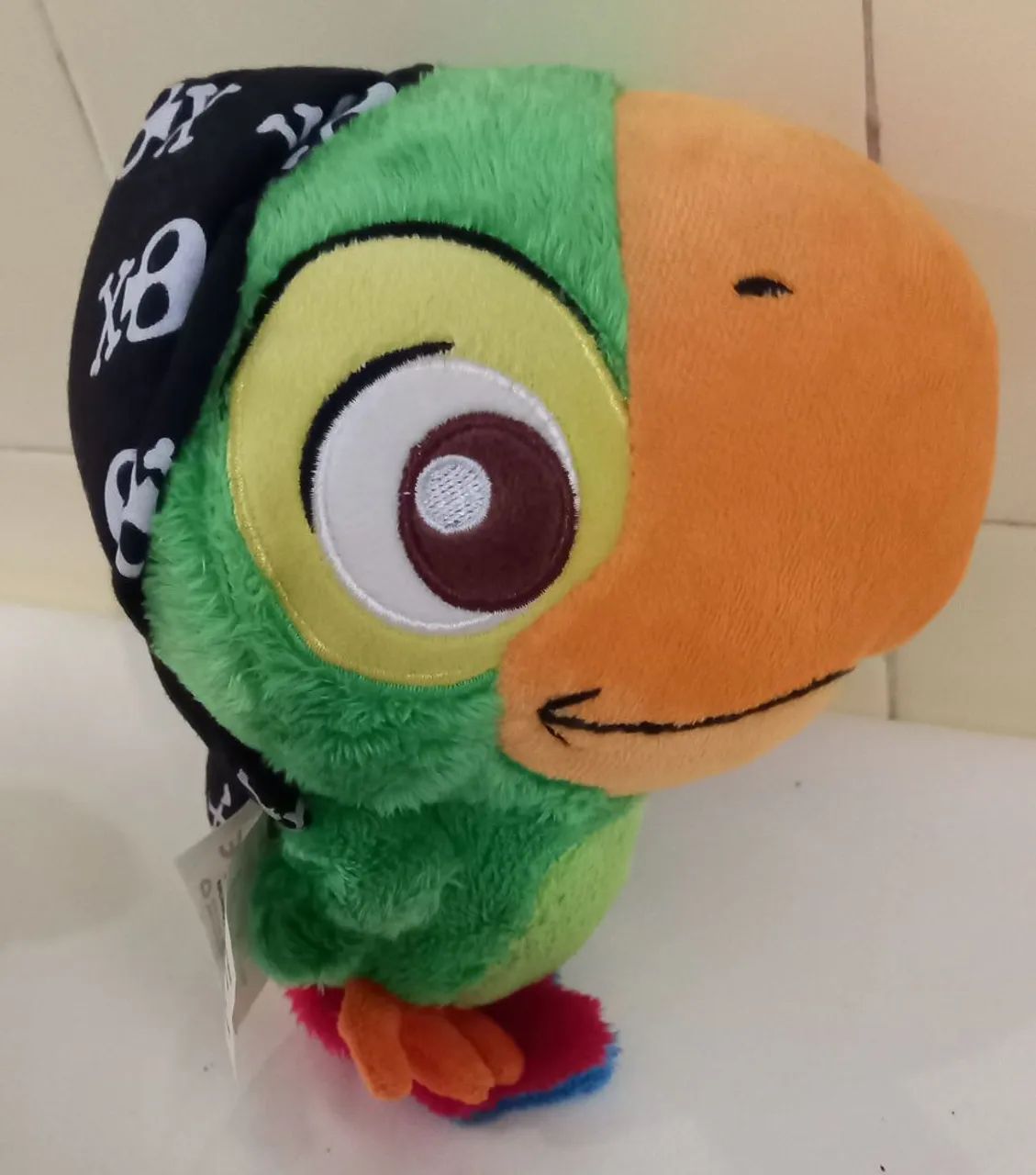 Peter Pan  -  Papagaio Skully 