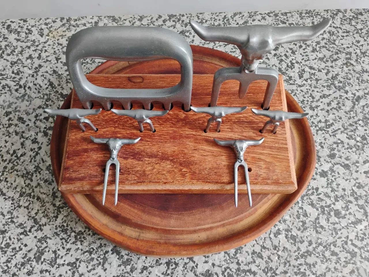 Garras de uso e tridente para churrasco.  - Foto 4