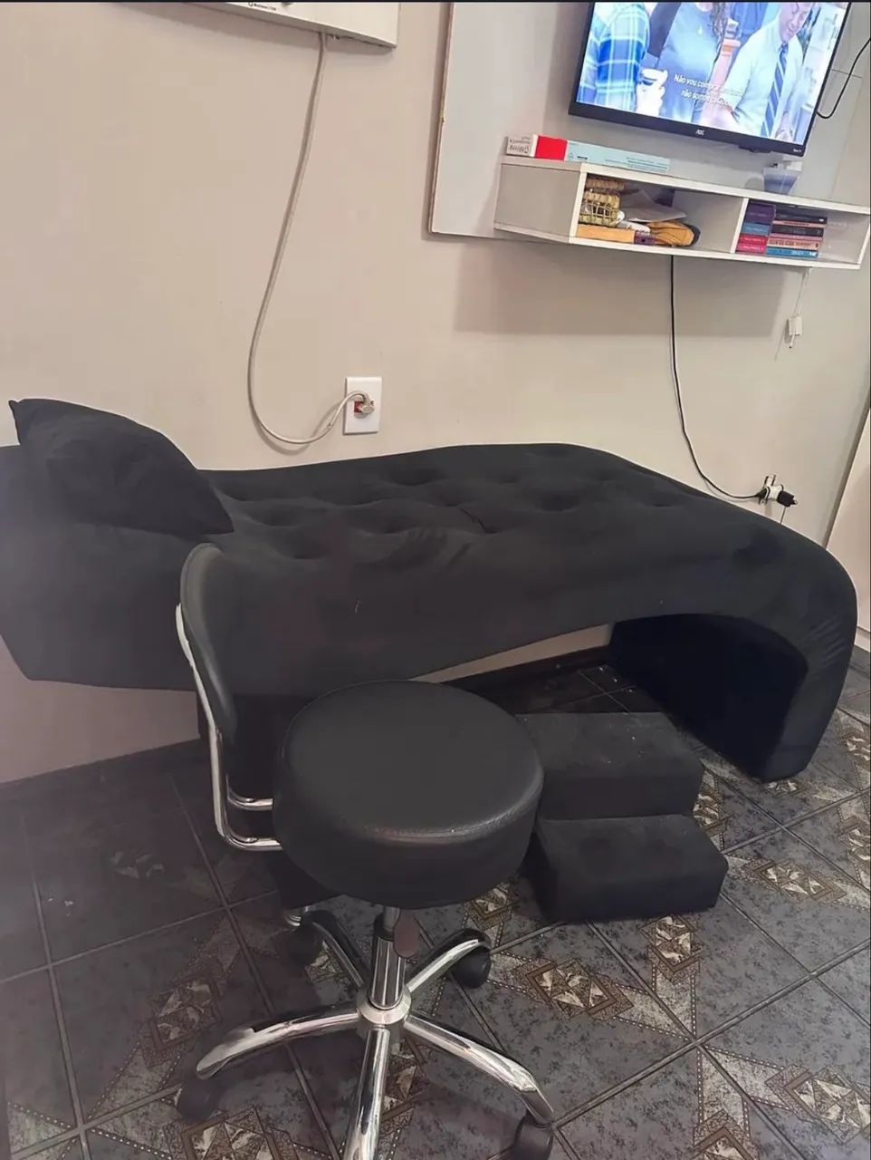 Vendo maca estética com cadeira e escada