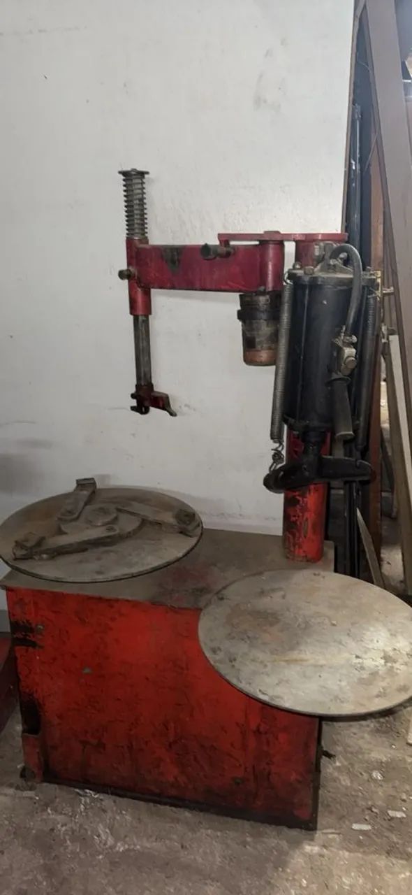 Máquina borracheiro / oficina mecânica 