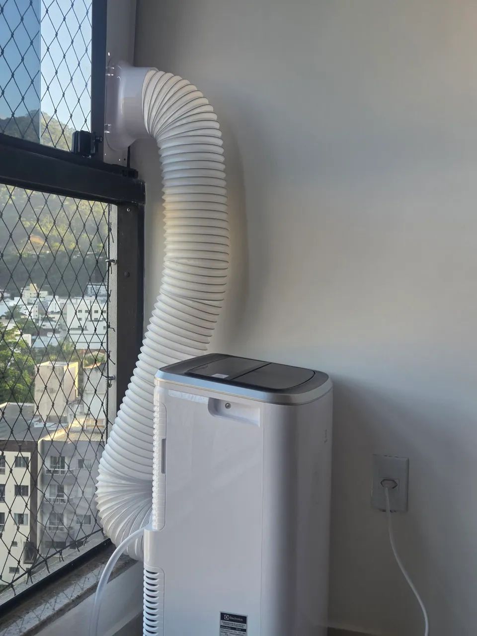 Ar condicionado portátil Electrolux portátil 12 mil BTUs pouquíssimo uso 127V - Foto 3