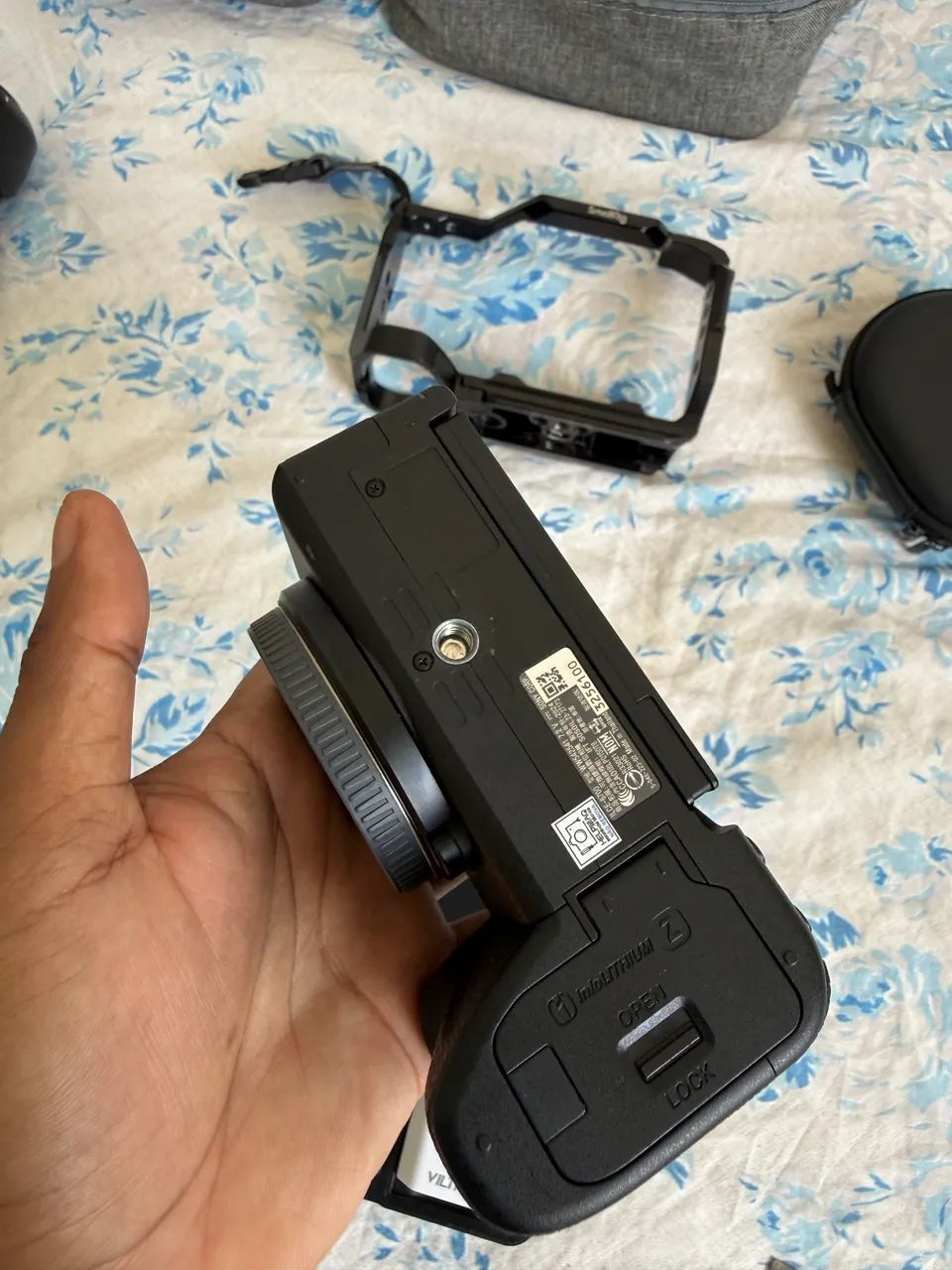 Sony A6700 + Cage - Foto 4