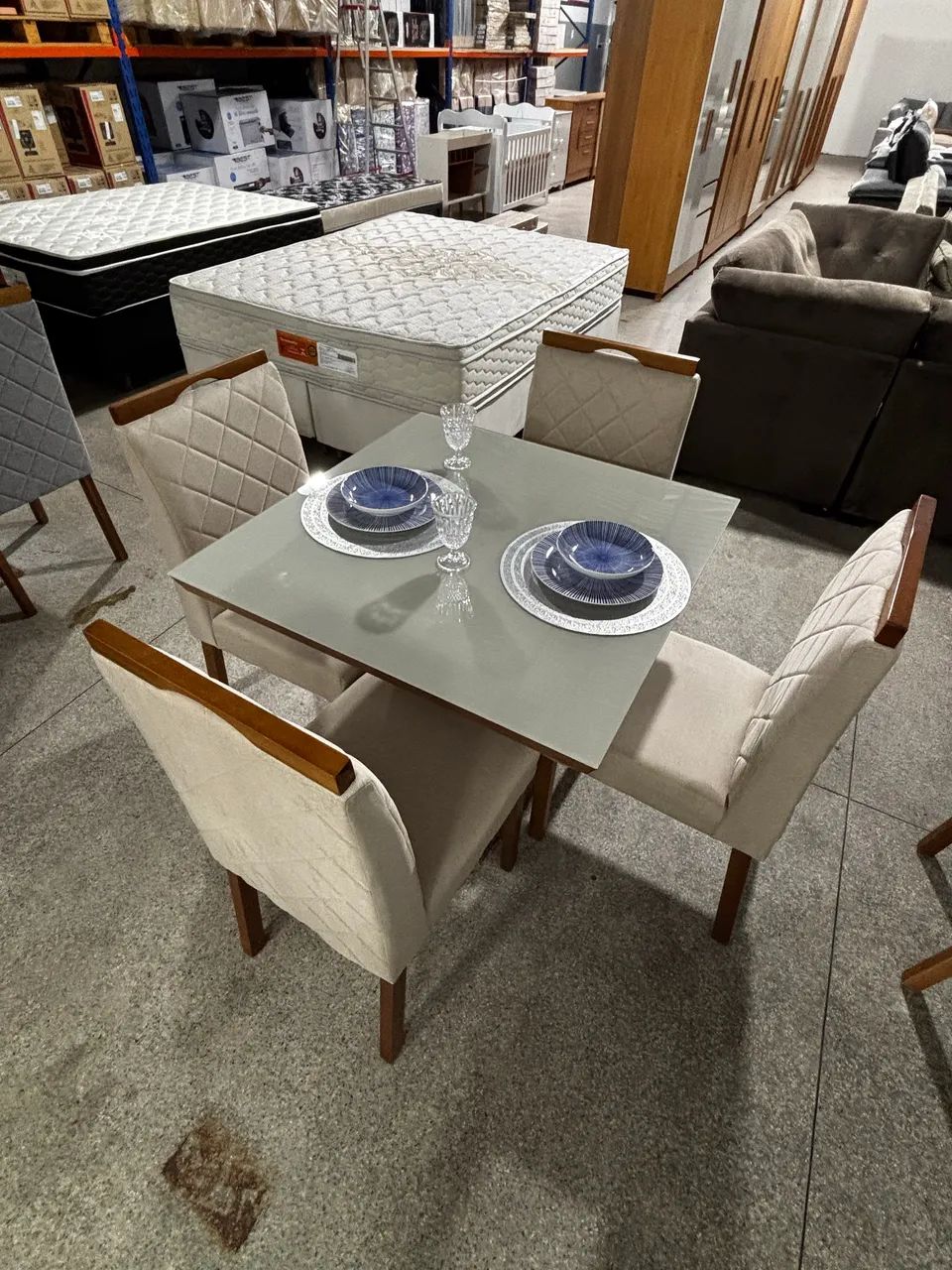 Mesa de jantar 4 lugares 12x sem juros 