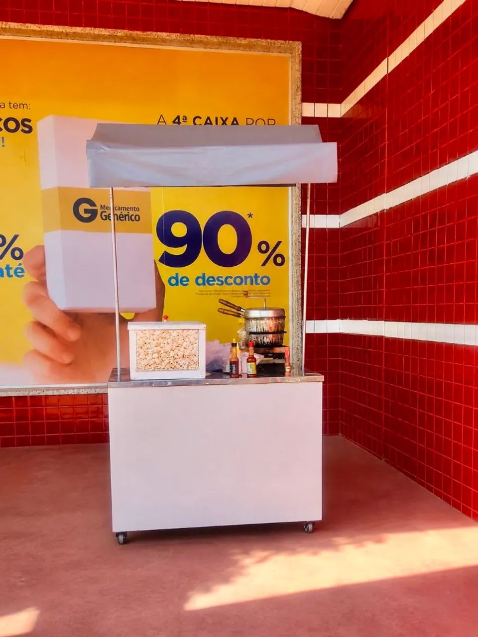 Pipoca e algodão doce na hora da festa 