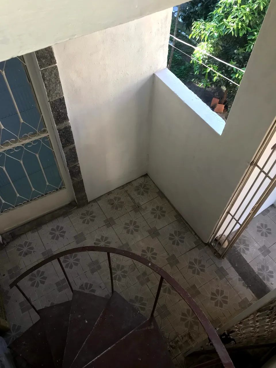ALUGUEL 2 QT, varanda e terraço - próximo a estação de trem - Foto 2