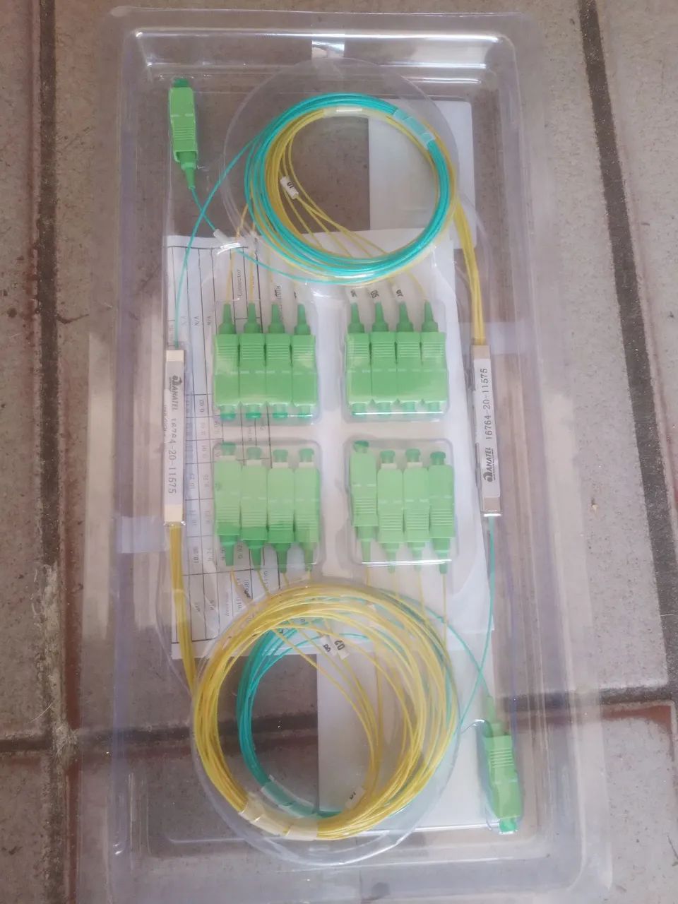 Spliter 1x8 APC conectorizado