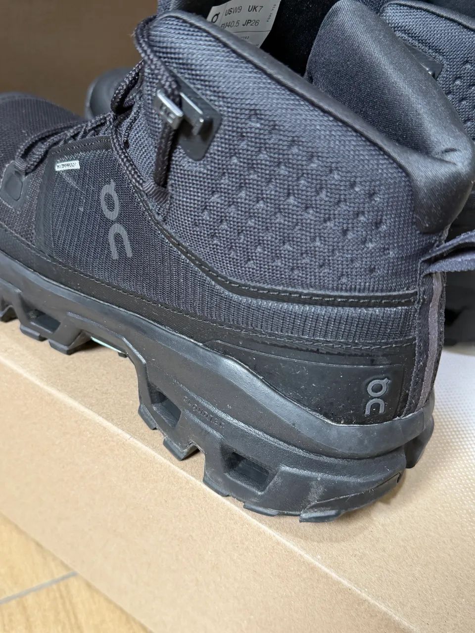 Bota trilha neve On Cloudrock mid waterproof - Foto 3