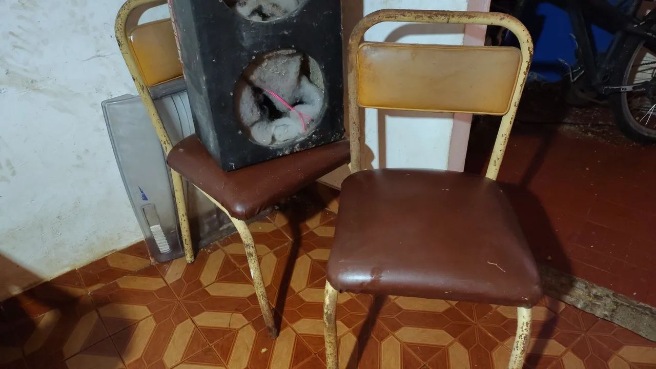 Cadeiras antigas  - Foto 3
