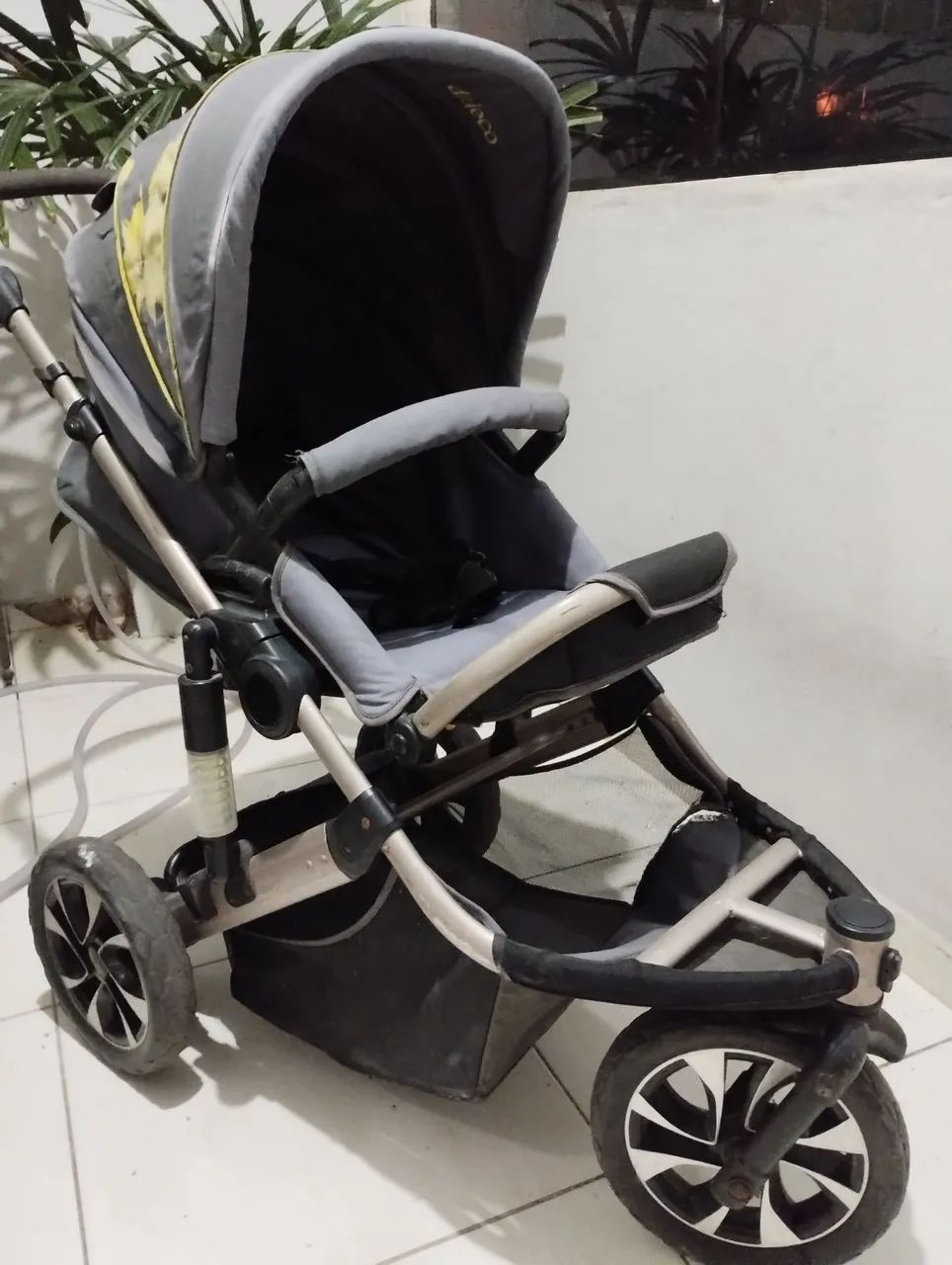 Carrinho três rodas