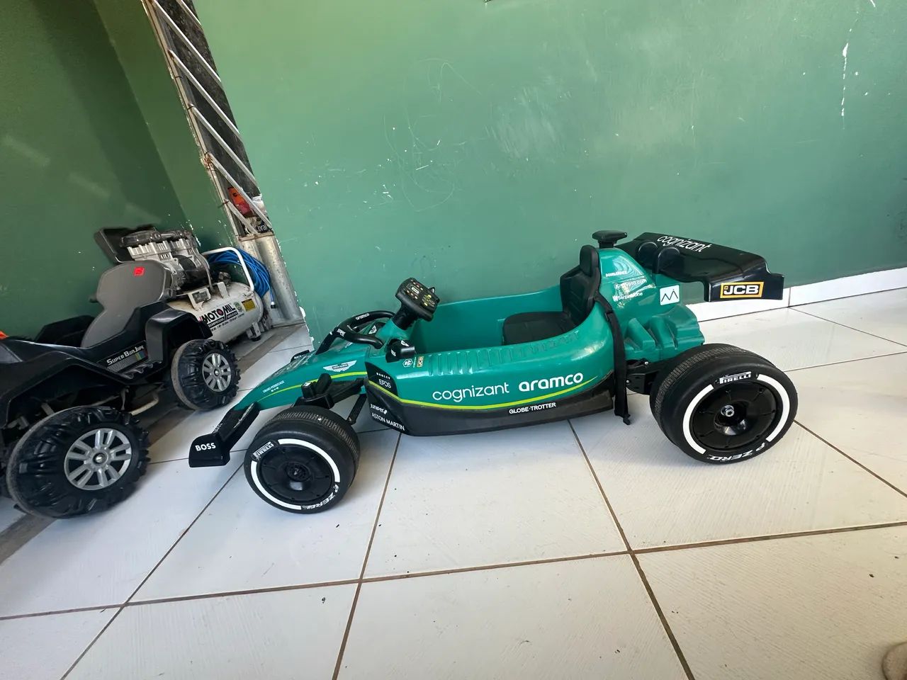 Carrinho elétrico infantil 12v - Fórmula 1 (Aston Martin) - Foto 3