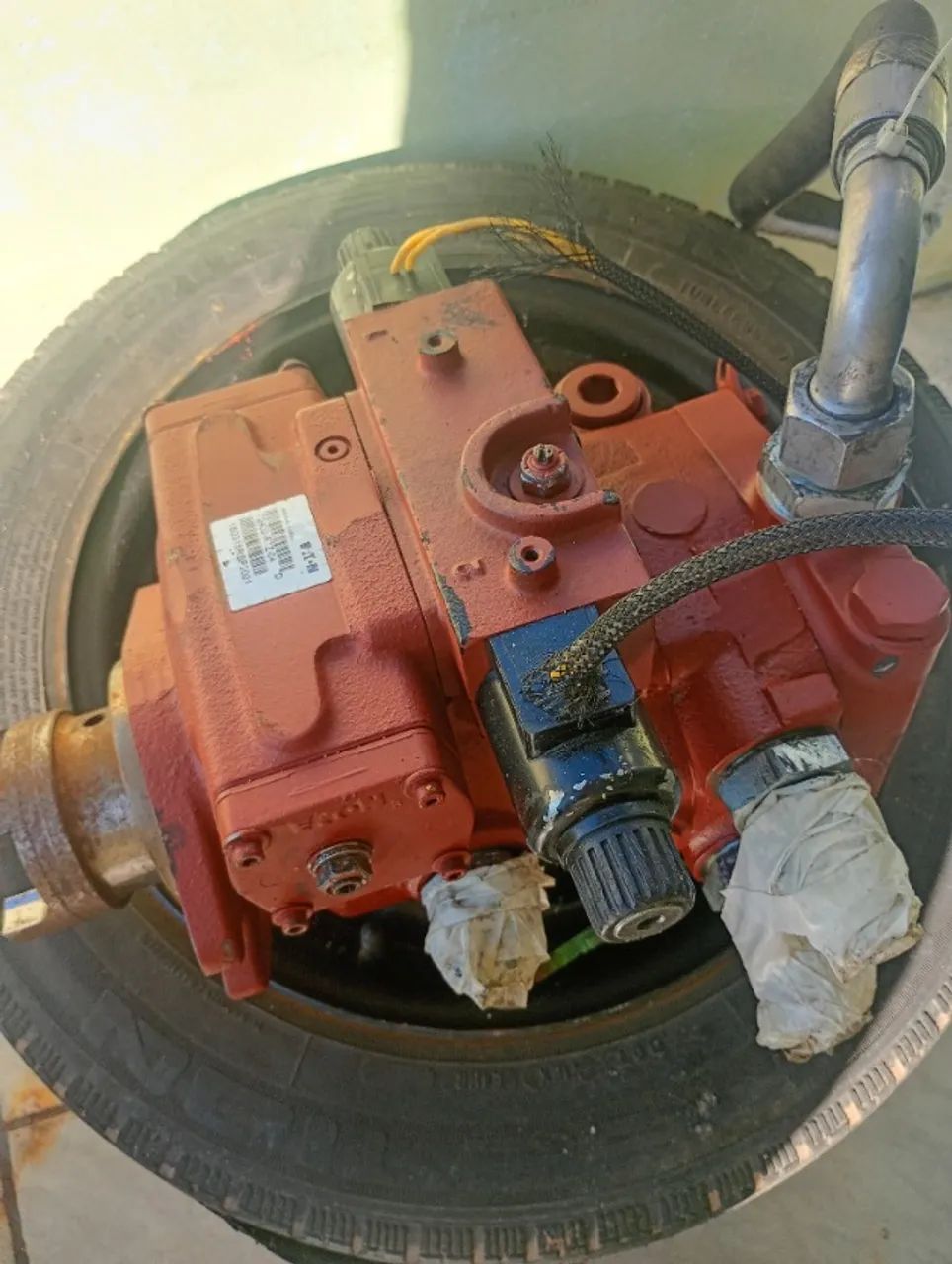 bomba de pistão axial de circuito fechado Eaton/Danfoss - Foto 4