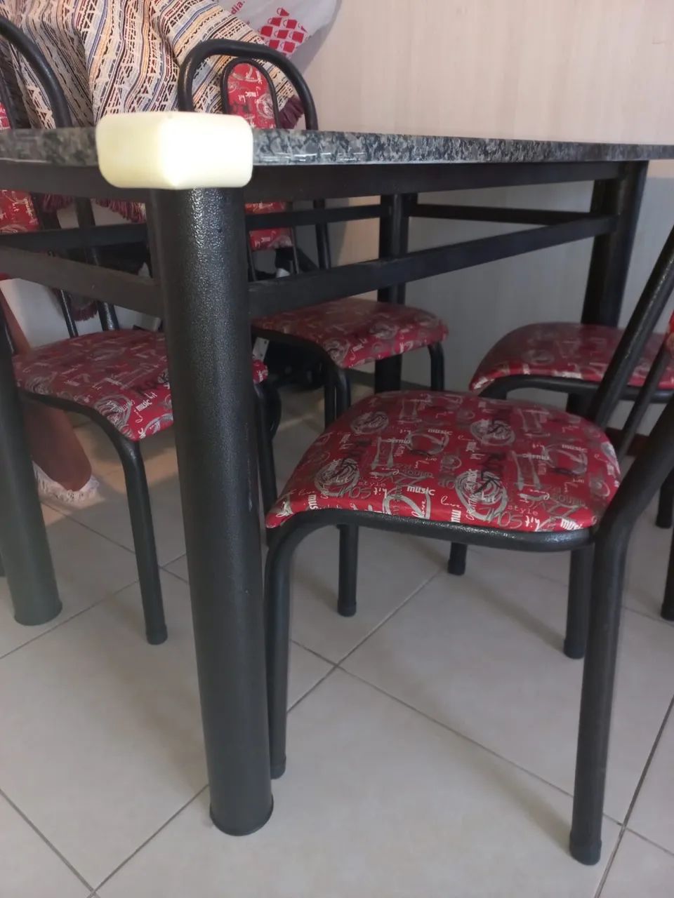 Mesa com cadeiras 