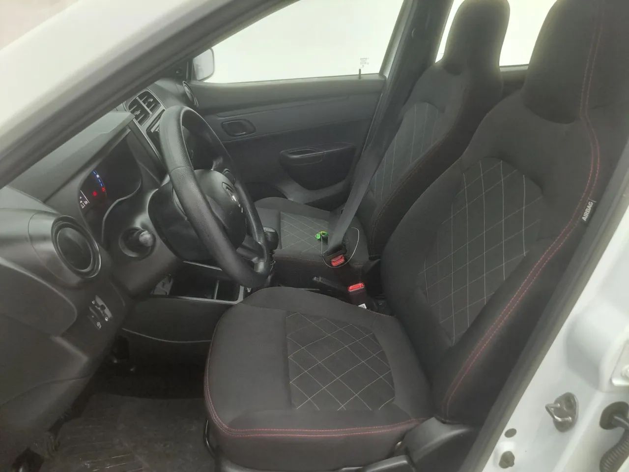 Renault Kwid 1.0 Zen, foto 16 de 18