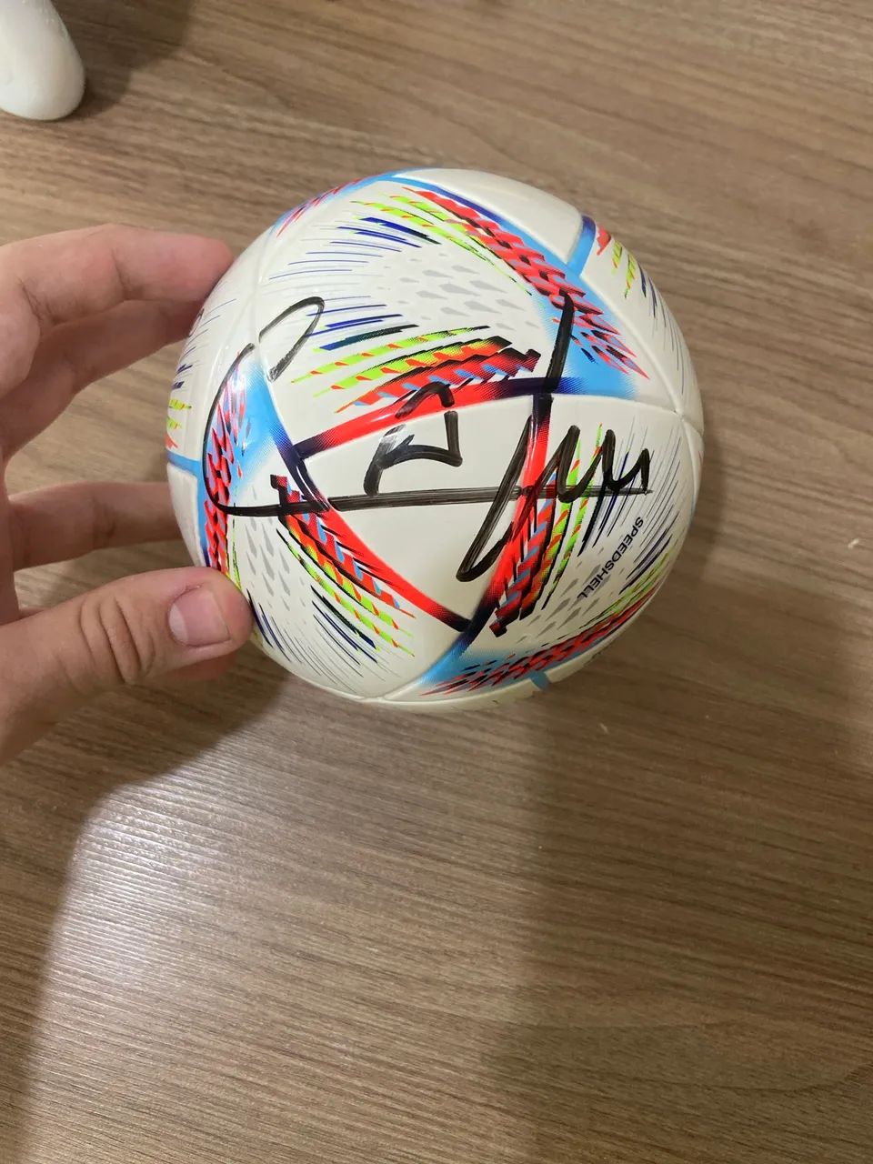 mini bola da copa 2022 assinada pelo cafú