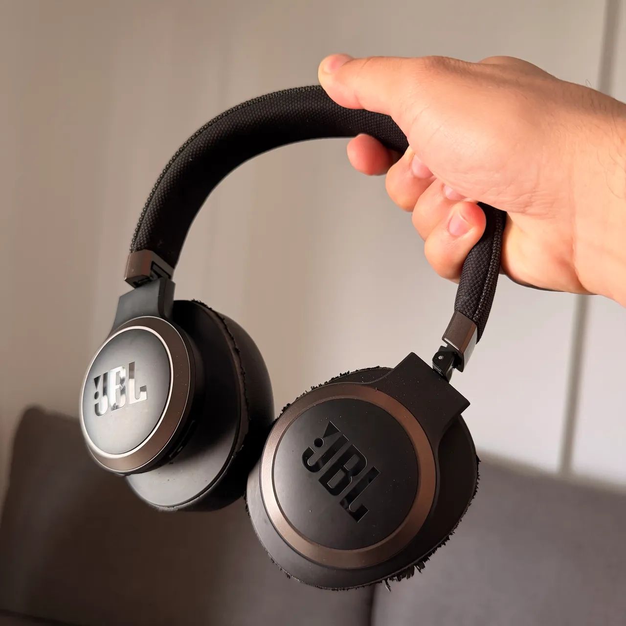 Fone de ouvido JBL Live 650BTNC Bluetooth 