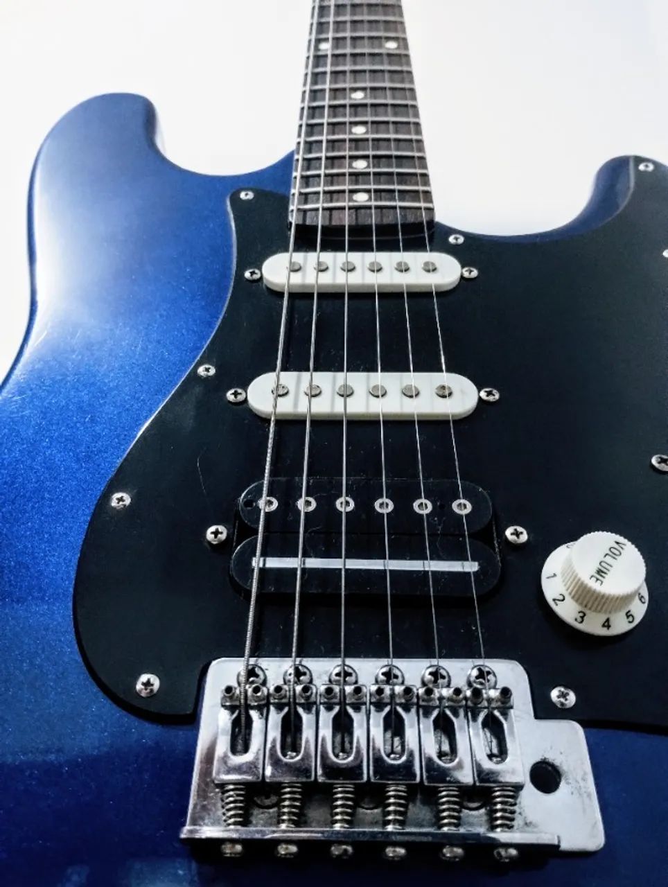Guitarra Strat Custom com HardCase - Foto 3