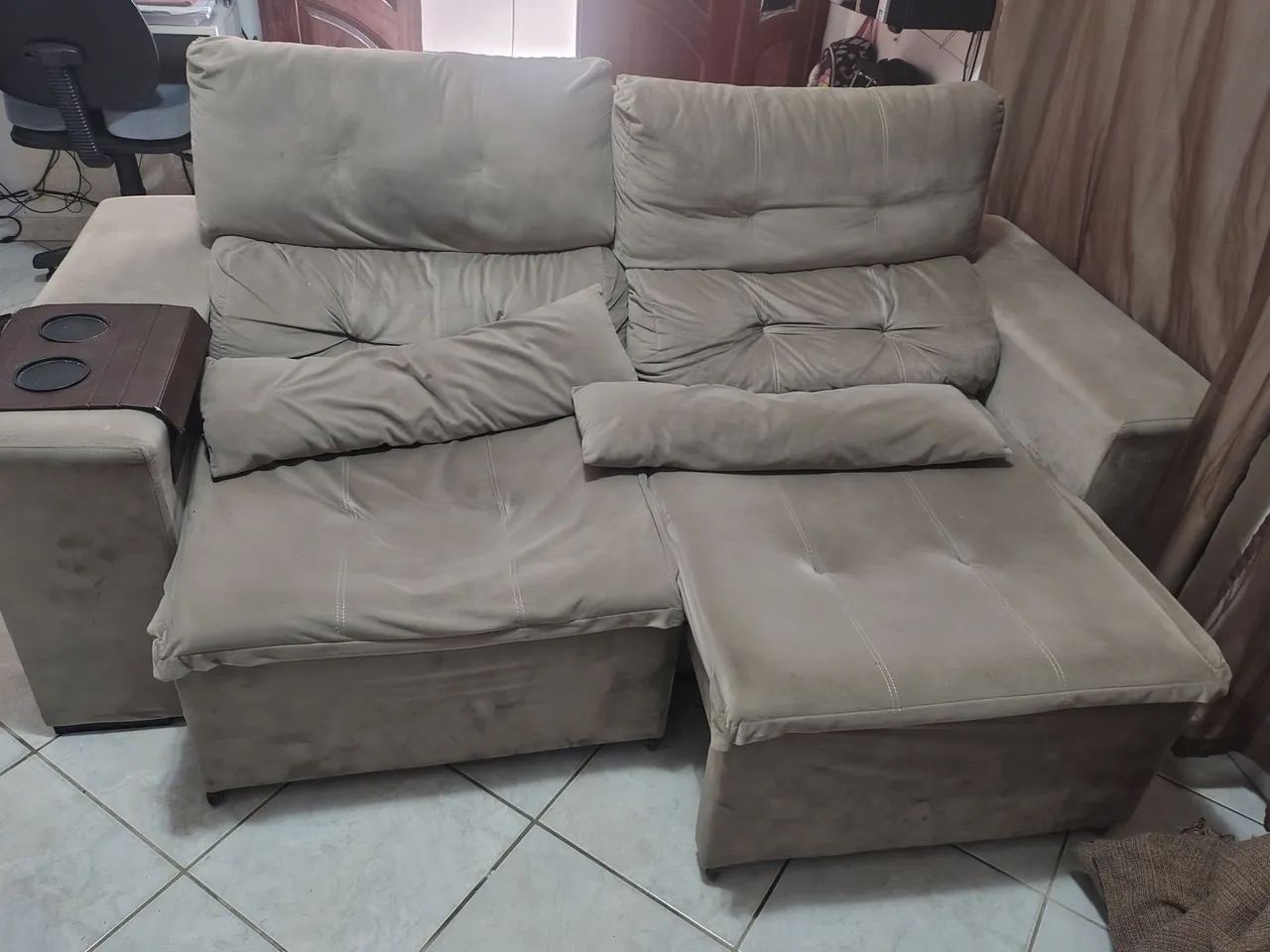 Sofá retrátil e reclinável 