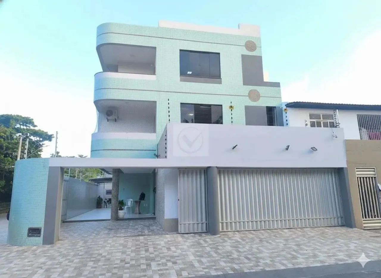 Casa Triplex à venda, 8 quartos, 3 suítes, 6 vagas, Jabotiana - Aracaju/SE