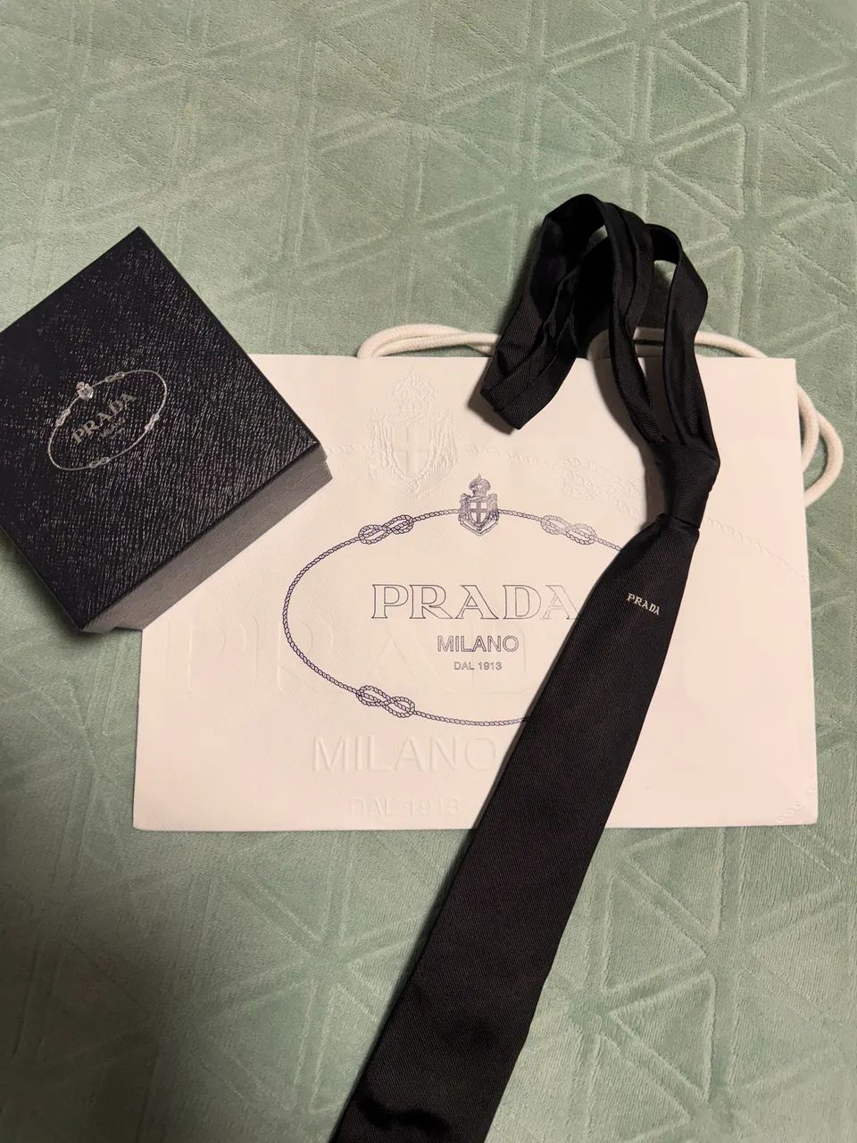 Gravata Prada