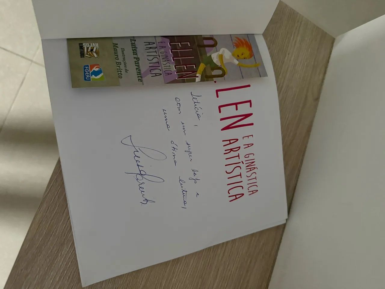 Livro autografado ?Ellen e a ginástica artística?  - Foto 2
