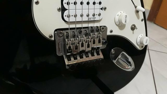 Squier Fat Strat Coreana com Floyd Rose II e captação Malagoli - Foto 5