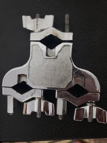 Clamp Gibraltar SC-4429 com 3 Conexões Multiuso para Holders, Extensores e Acessórios