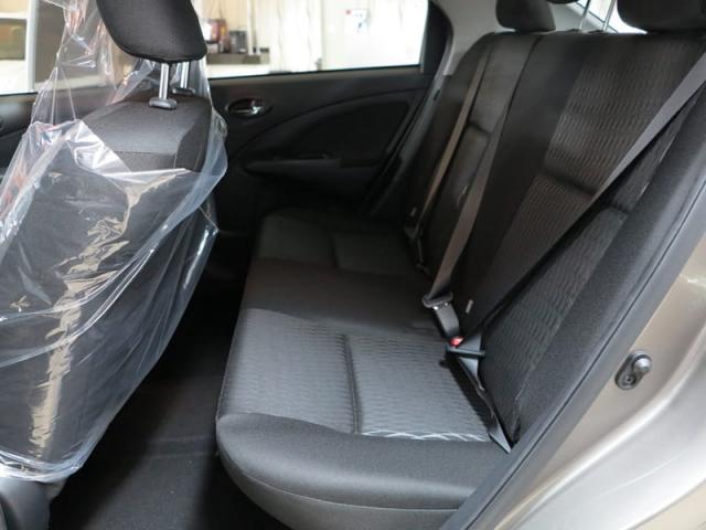 TOYOTA ETIOS SEDAN X PLUS 15 MT 19/20 - Foto 10