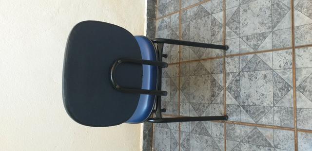Cadeira Executiva Fixa no Courvin Azul - Foto 2