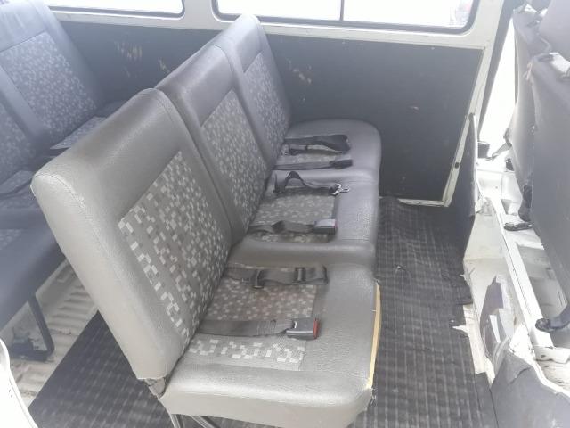 Vende - se Kombi 8 lugares - Foto 7