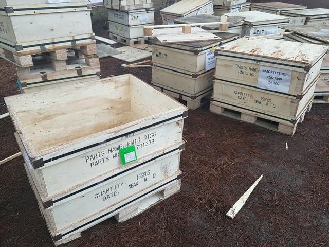 Caixas / Caixotes de Madeira Semi-novas / Usadas - Foto 3