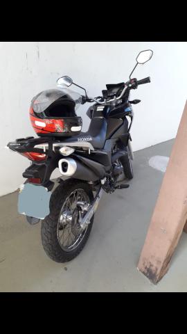 Vendo esta moto, a mesma se encontra em Parnaíba pi - Foto 2