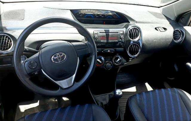 Etios xs 1.5 completo de fabrica - Foto 4