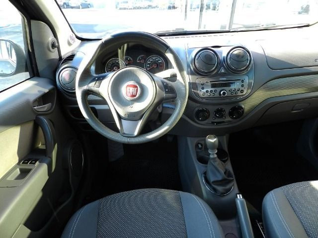 Palio Essence 1.6 flex 2014 - Foto 8