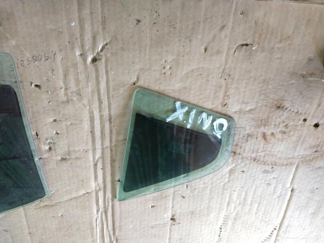 Vidro vigia traseiro direito Onix
