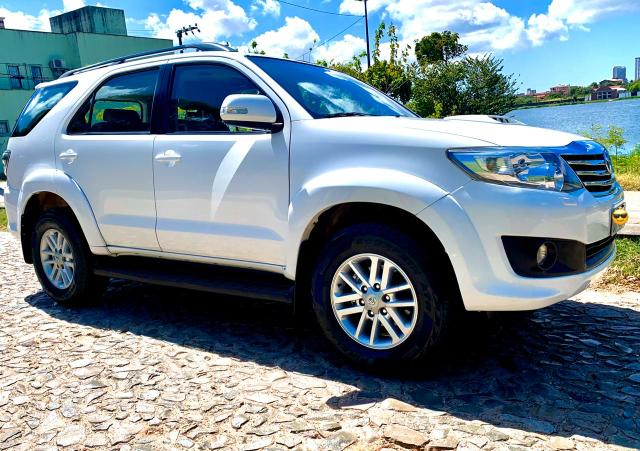 Toyota Hilux SW4 2013 diesel 7 lugares Pneus novos Pirelli!!! - Foto 16