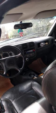 Vendo s10 tornado 4x2 2.8 diesel - Foto 4