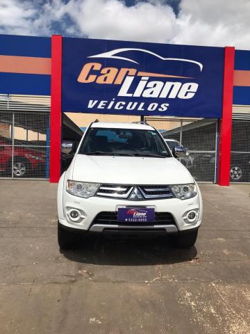 PAJERO DAKAR 2014/2015 3.5 HPE 7 LUGARES 4X4 V6 24V FLEX 4P AUTOMÁTICO