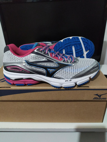 mizuno wave legend 4