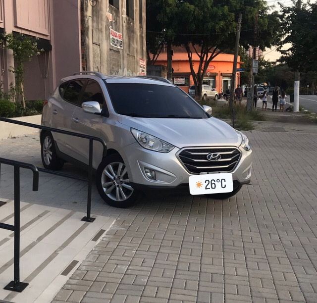 HYUNDAI IX35 COMPLETA ANO 2013 BLINDADA