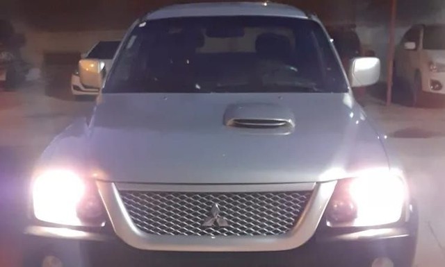 MITSUBISHI L200 DIESEL