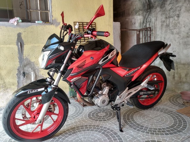 MOTO CB TWISTER HONDA