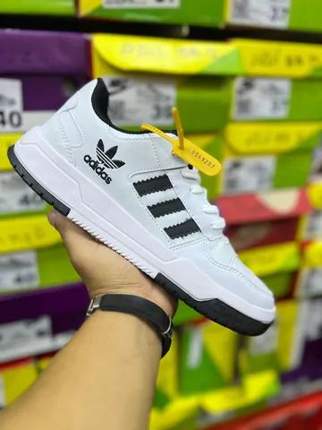 Tênis Adidas 