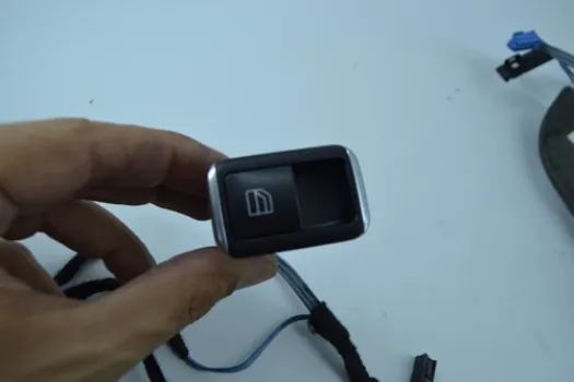 Chicote Porta Mercedes C63 A2045409633/002 Com Interruptor - Foto 3
