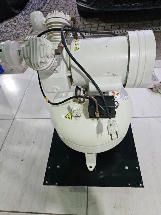 Compressor Odontológico Schulz MSV 6 30 Litros 1HP C/ Cabine Acústica Semi Novo - Foto 5