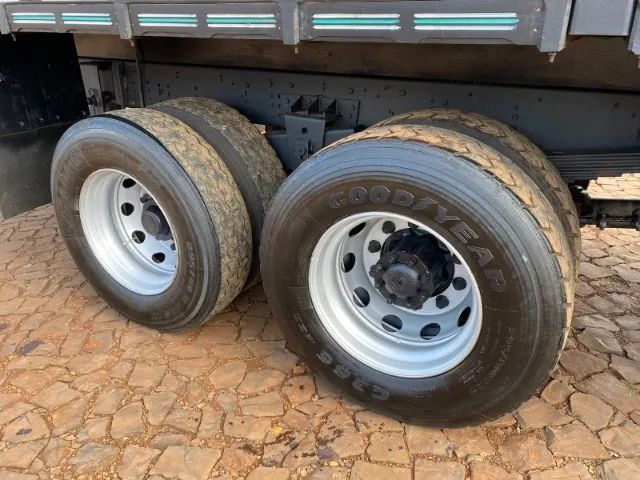 VW 35.300 6x2 - Foto 10