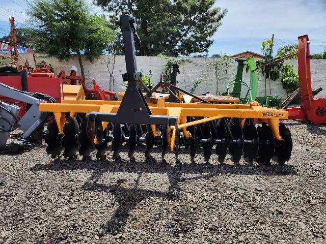 Grade Niveladora Usada Tatu 32 Discos para Trator Agrícola - Foto 5